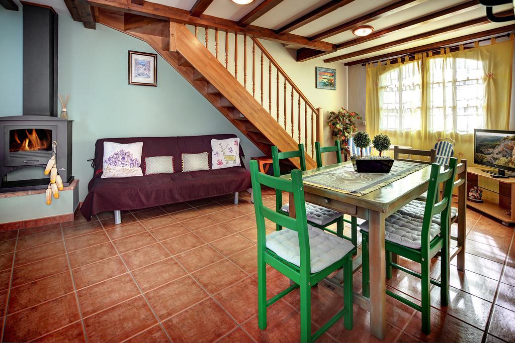 Apartamentos Bellavista Alquézar Rum bild